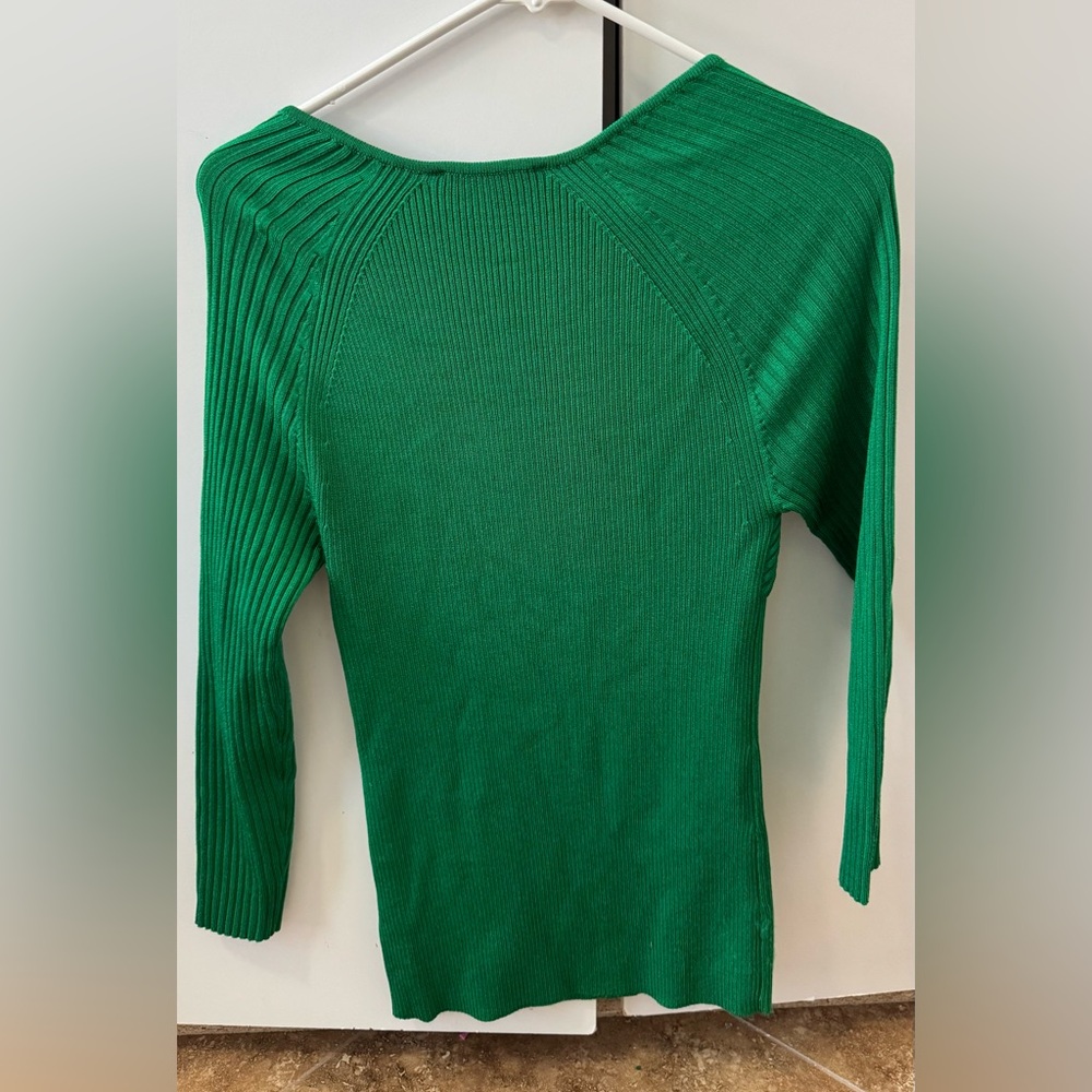 Green Ribbed Knit Top by - Picture 2 of 3